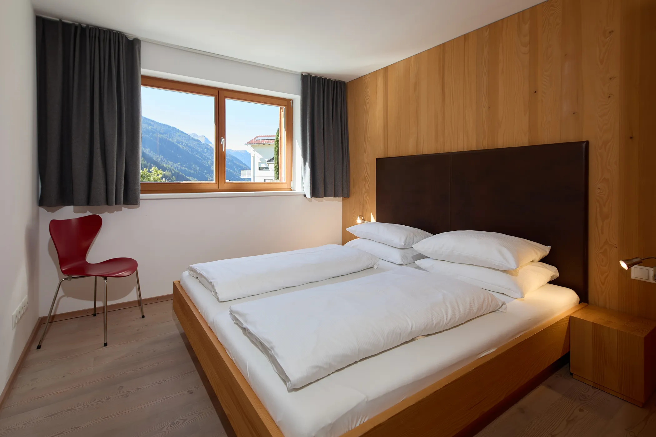 Schlafzimmer im Montafon Chalet 75