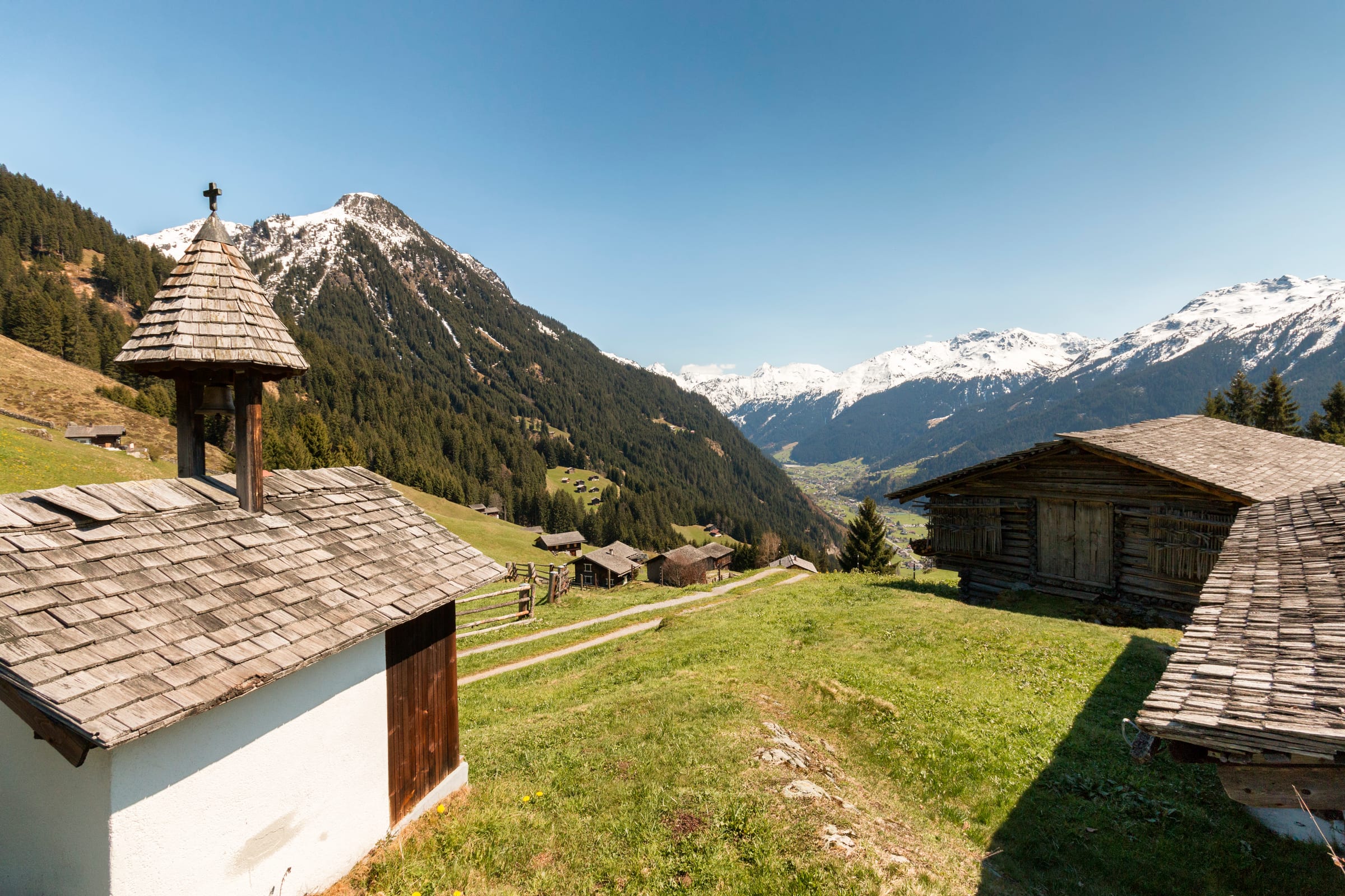 Maisäß Montiel mit Kapelle